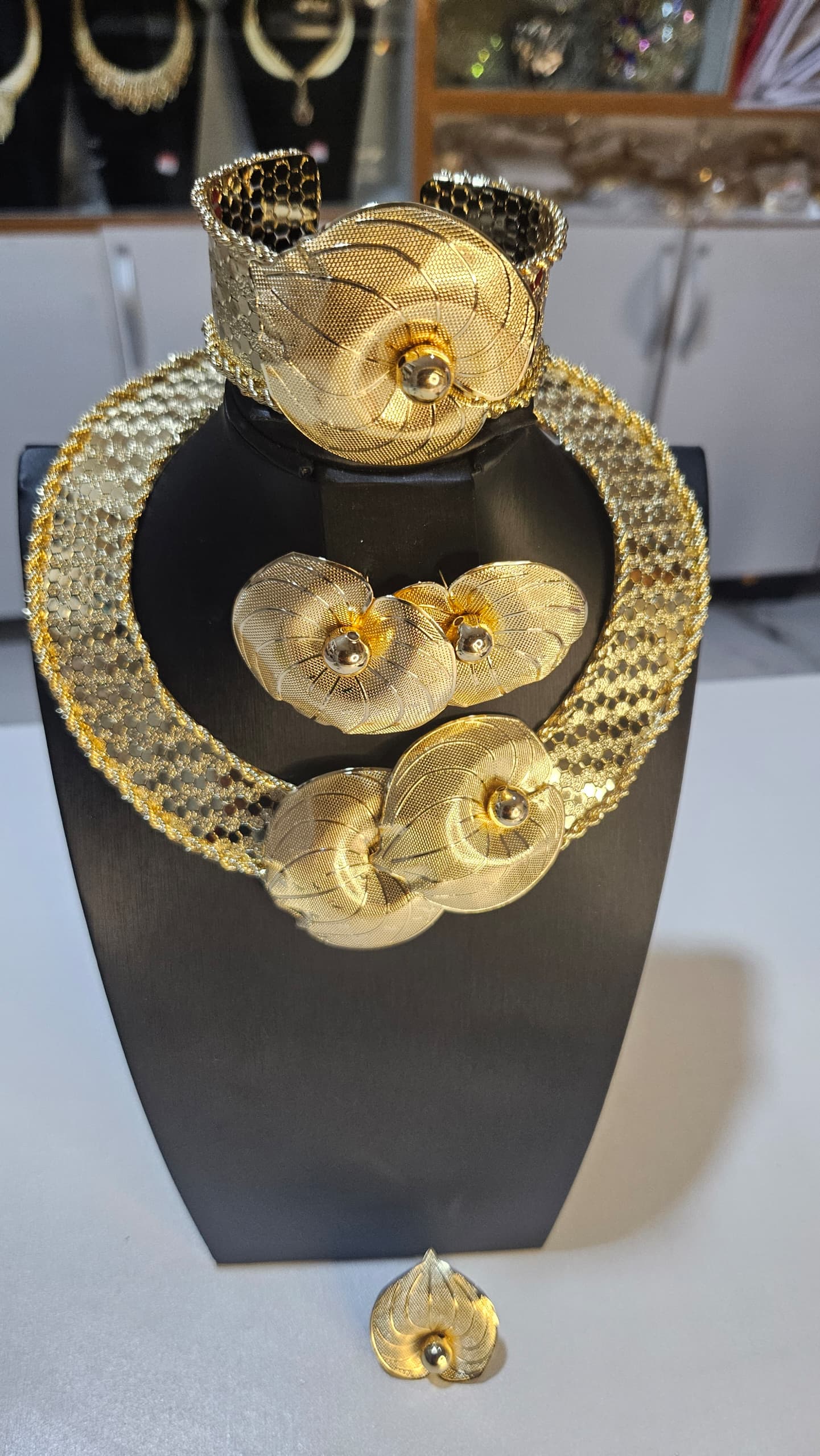 Gilded Petal Mesh Dubai Collection